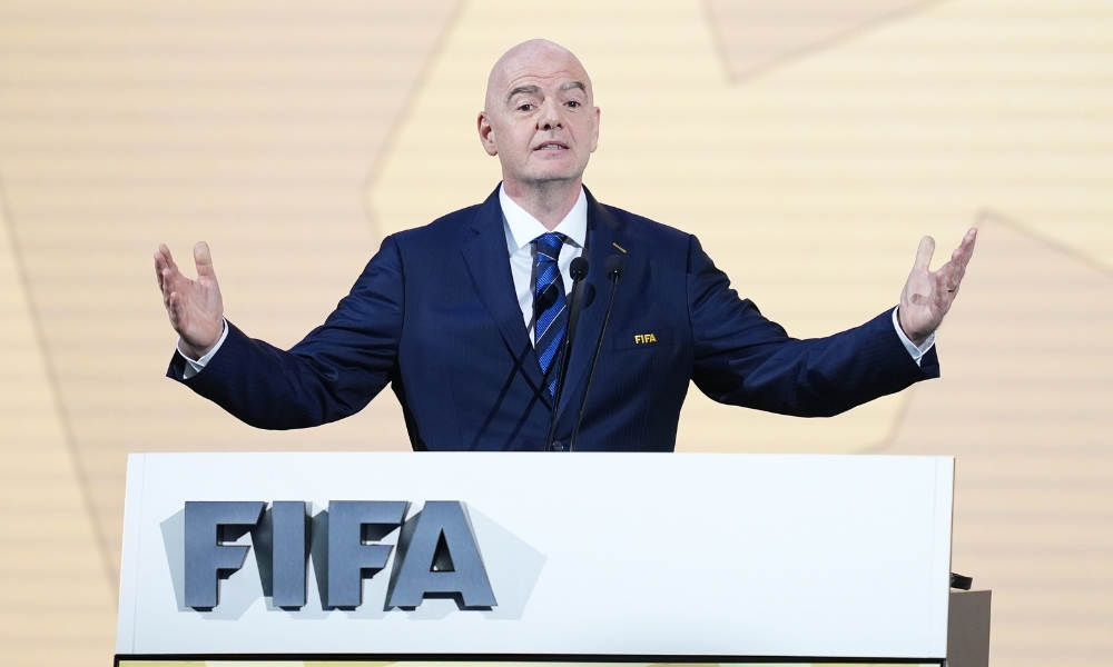 问鼎娱乐官网：羽毛球成新晋“贵族运动”？部分品牌价格涨幅堪比黄金.